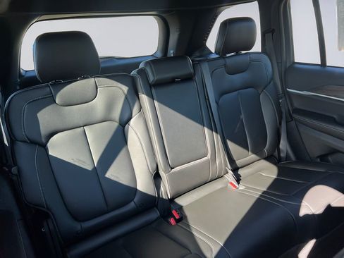 New 2026 Jeep Grand Cherokee Limited image 18