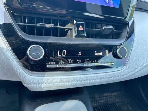 Used 2023 Toyota Corolla SE FWD image 25