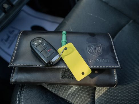 Used 2013 RAM 1500 Laramie w/ Convenience Group image 29