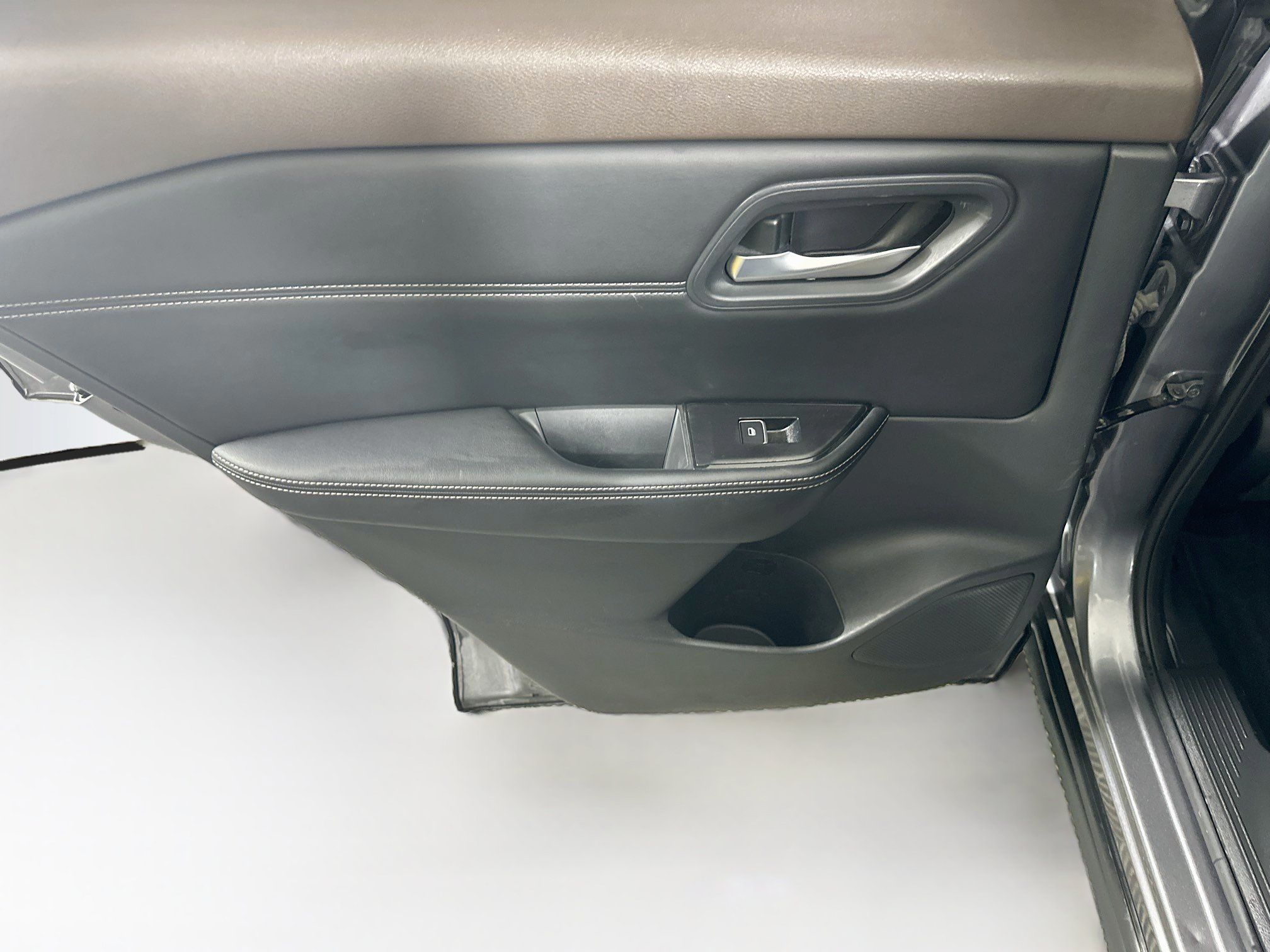Used 2023 Nissan Rogue SL AWD/4WD image 25