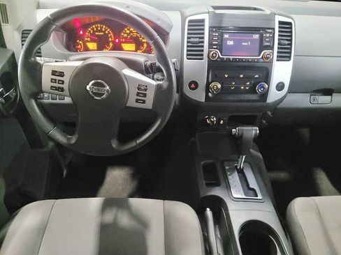 Used 2015 Nissan Xterra S image 22