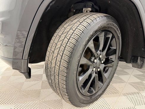 Used 2018 Jeep Grand Cherokee Altitude image 21