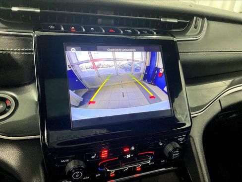 Used 2021 Jeep Grand Cherokee L Laredo image 20