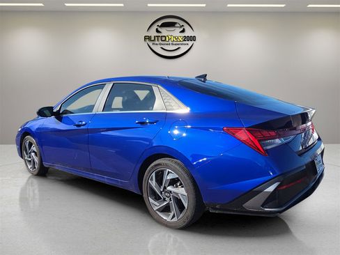 Used 2024 Hyundai Elantra SEL w/ Convenience Package image 5
