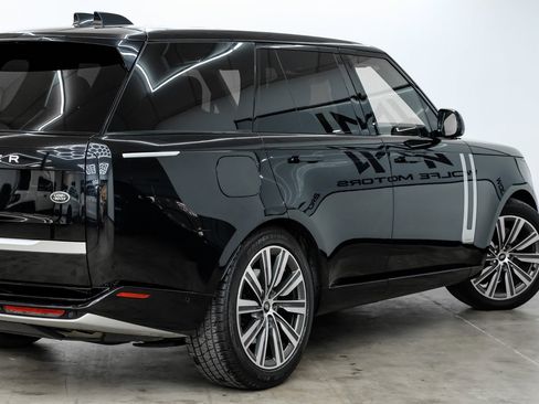 Used 2023 Land Rover Range Rover Autobiography image 9