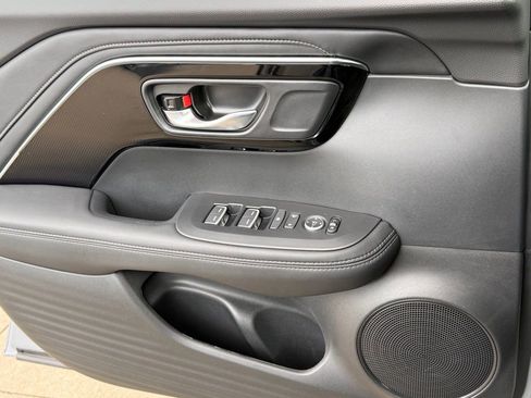 Certified 2025 Acura ADX AWD image 32