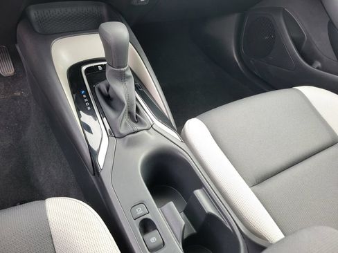 Used 2025 Toyota Corolla LE FWD image 29