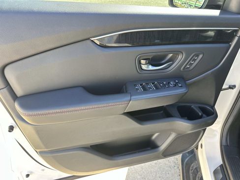 Used 2025 Honda Pilot Black Edition image 14