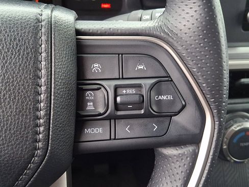 Certified 2025 Toyota 4Runner SR5 image 21