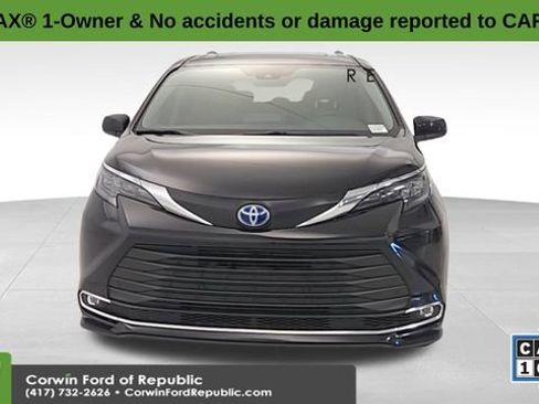 Used 2024 Toyota Sienna XLE image 2