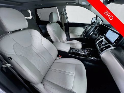 Certified 2023 Kia Sorento SX Prestige w/ Panoramic Sunroof Package AWD/4WD image 32