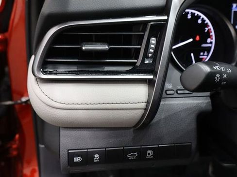 Used 2023 Toyota Camry SE image 17