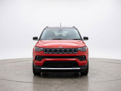 Used 2025 Jeep Compass Limited image 2