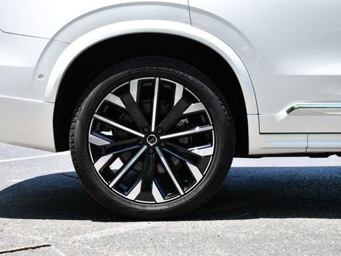 Certified 2026 Volvo XC90 B6 Plus AWD/4WD image 10