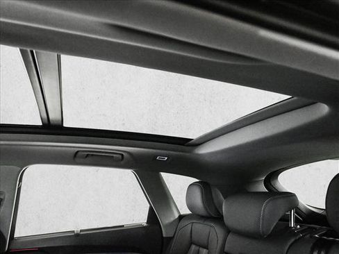 Certified 2025 Audi Q5 Prestige image 18