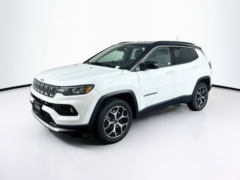 Used 2025 Jeep Compass Limited AWD/4WD image 3
