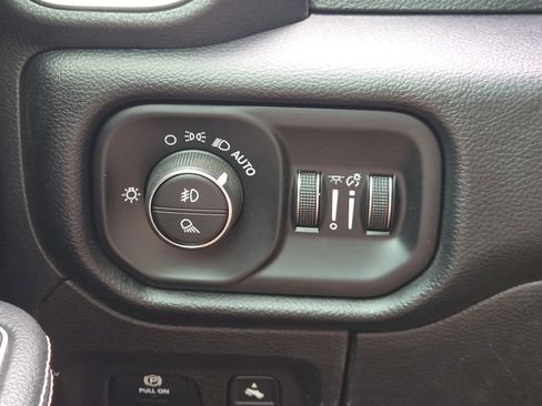 Used 2021 RAM 1500 Laramie w/ Laramie Southwest Edition AWD/4WD image 25