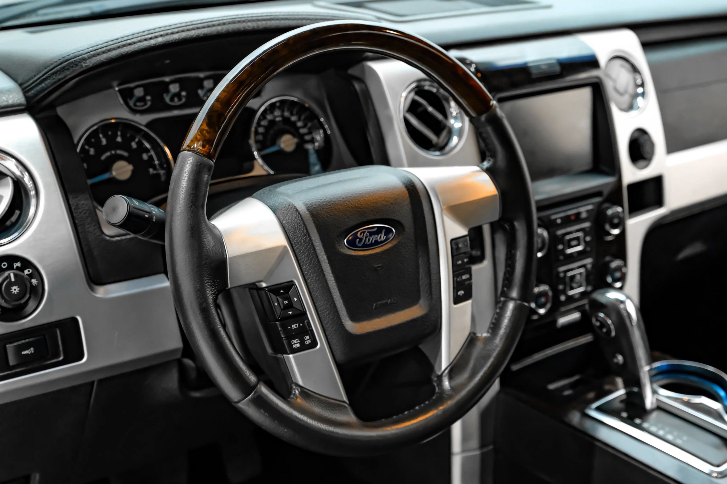 Used 2014 Ford F150 Platinum AWD/4WD image 15