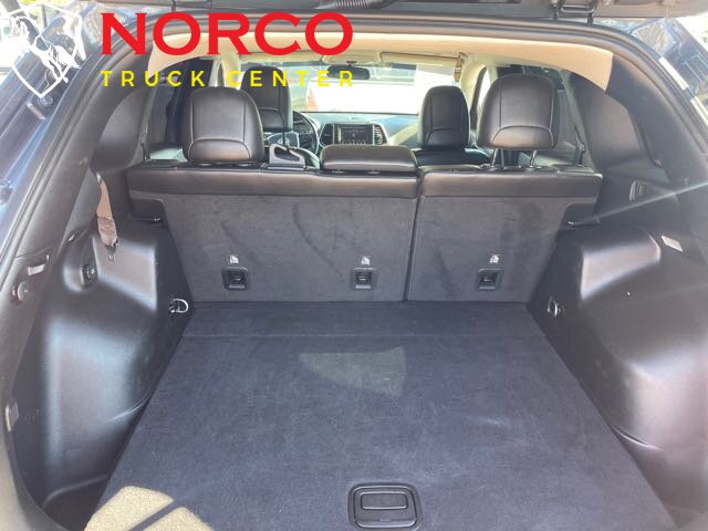 Used 2019 Jeep Cherokee Latitude Plus FWD image 9