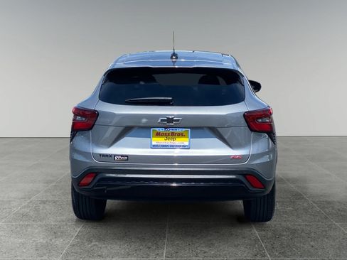 Used 2025 Chevrolet Trax RS w/ Driver Confidence Package FWD image 4