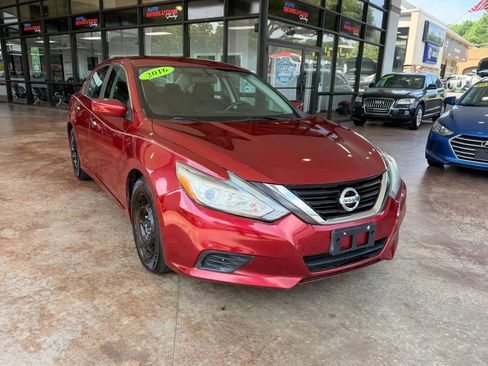 Used 2016 Nissan Altima 2.5 S w/ Power Driver Seat Package FWD image 3