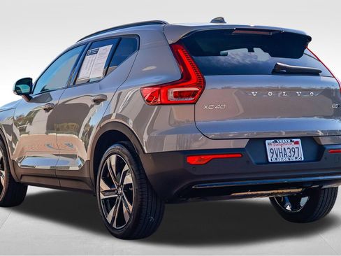 Certified 2026 Volvo XC40 B5 Ultra w/ Climate Package image 4