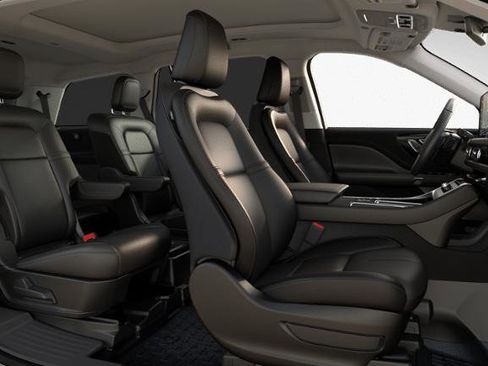 New 2025 Lincoln Aviator AWD w/ Equipment Group 101A image 28