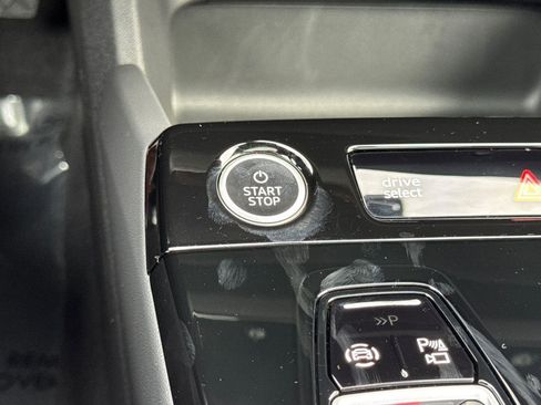 New 2025 Audi Q6 e-tron Premium Plus image 22