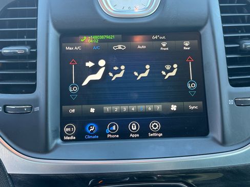 Used 2022 Chrysler 300 Touring image 24