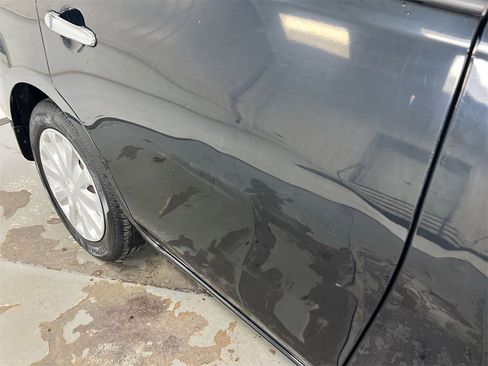 Used 2013 Nissan Versa SV image 30