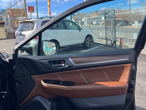 Used 2018 Subaru Outback 3.6R Touring w/ Popular Package #3 image 11