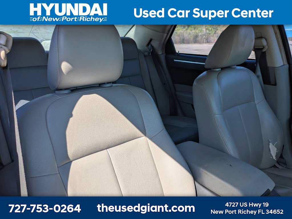 Used 2006 Chrysler 300 Touring RWD image 6