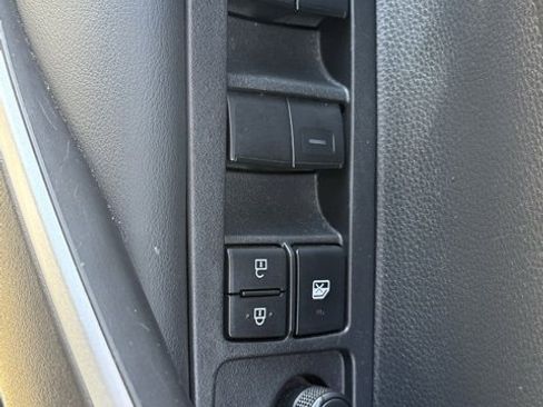 Used 2023 Toyota Corolla SE image 8