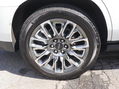Used 2024 GMC Yukon Denali Ultimate AWD/4WD image 42