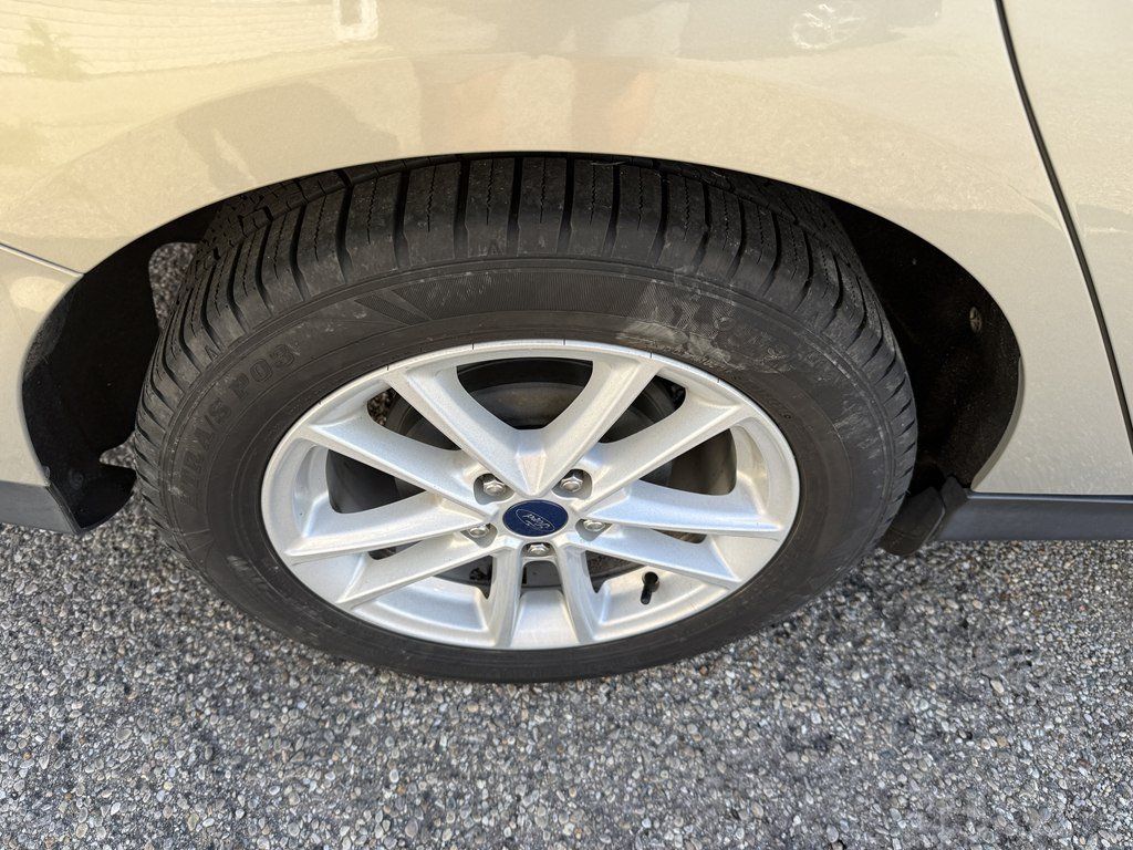 Used 2016 Ford Focus SE FWD image 8