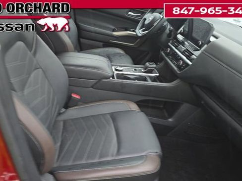 Used 2024 Nissan Pathfinder Platinum AWD/4WD image 8