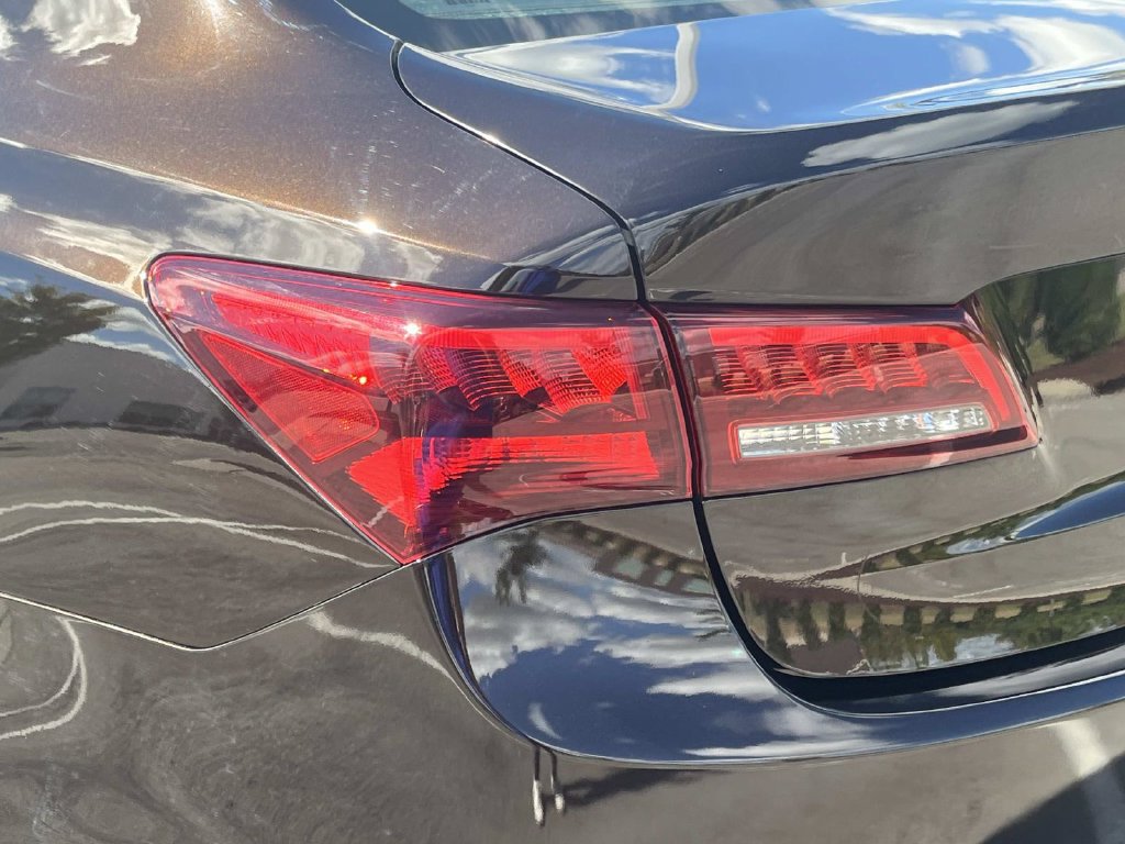 Used 2015 Acura TLX w/ Technology Package FWD image 10