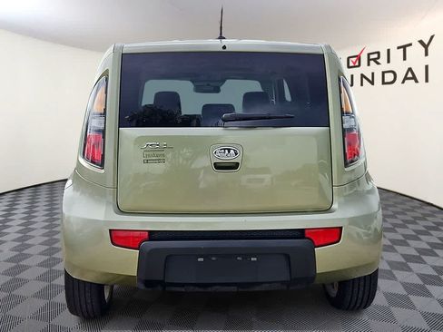 Used 2010 Kia Soul ! FWD image 5