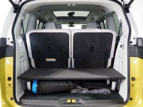 Used 2025 Volkswagen ID. Buzz 1st Edition image 44