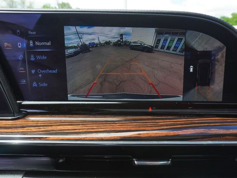 Used 2023 Cadillac Escalade Premium Luxury AWD/4WD image 33