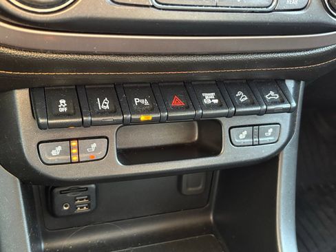 Used 2021 GMC Canyon AT4 w/ Driver Alert Package AWD/4WD image 6