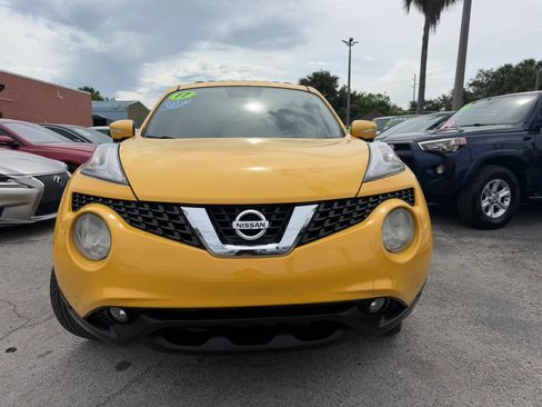 Used 2017 Nissan Juke SL w/ Interior Illumination Package AWD/4WD image 2