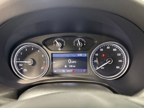 Used 2023 Buick Enclave Essence AWD/4WD image 15