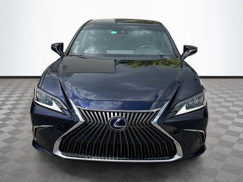 Used 2019 Lexus ES 300h w/ Premium Package image 2