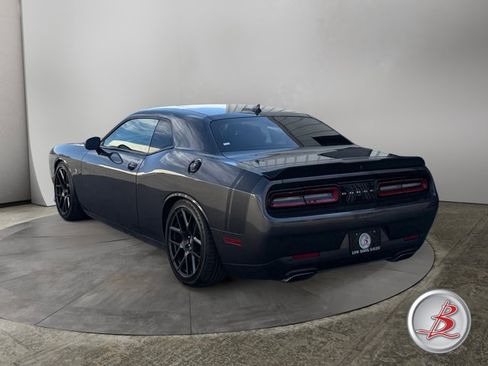 Used 2018 Dodge Challenger R/T Scat Pack w/ Leather Interior Group RWD image 5