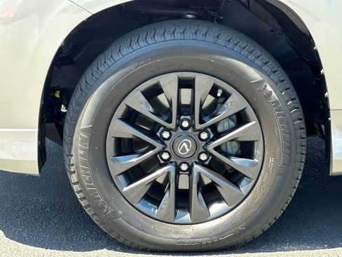 Used 2022 Lexus GX 460 Premium w/ Premium Package AWD/4WD image 33