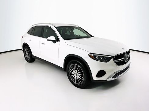 Used 2025 Mercedes-Benz GLC 300 image 1