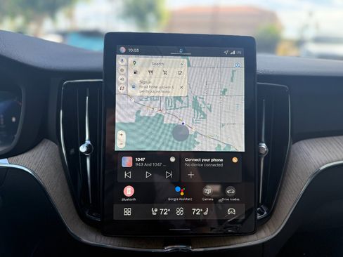 New 2026 Volvo XC60 B5 Plus w/ Protection Package Premier image 15