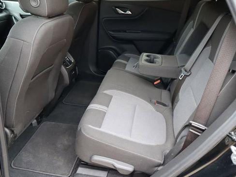 Used 2025 Chevrolet Blazer LT image 5