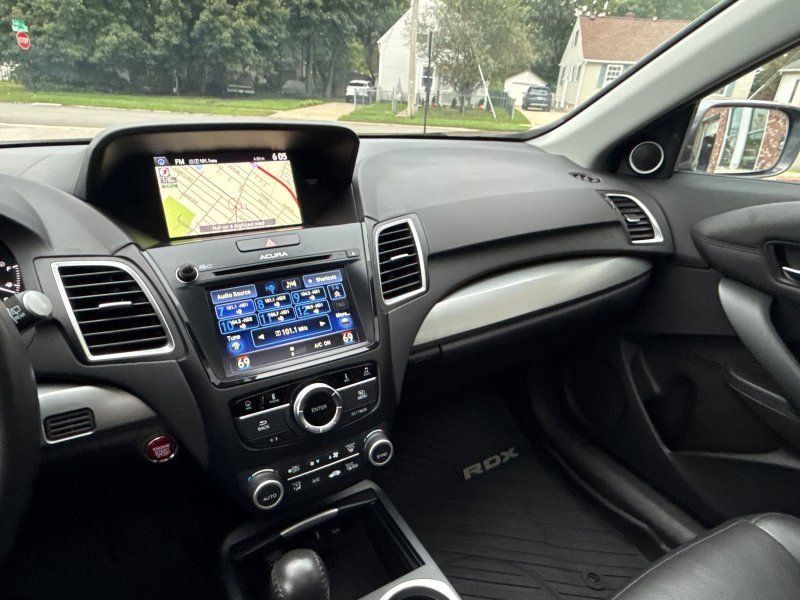 Used 2017 Acura RDX w/ Technology Package AWD/4WD image 24
